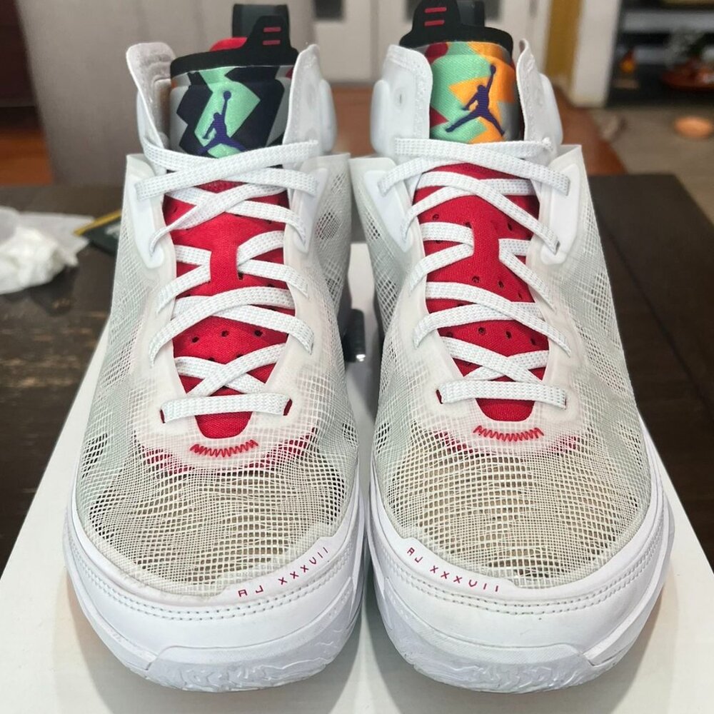 Jordan 37 Basketball Shoes 10.5